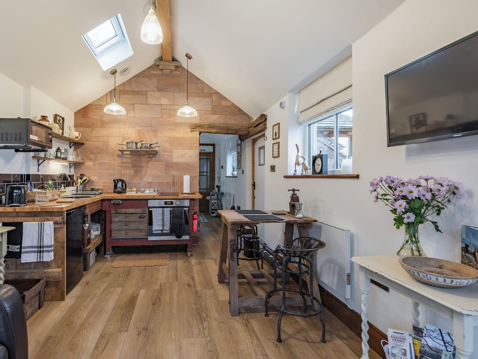 Open plan living space | Little Pines Lodge, Biddulph