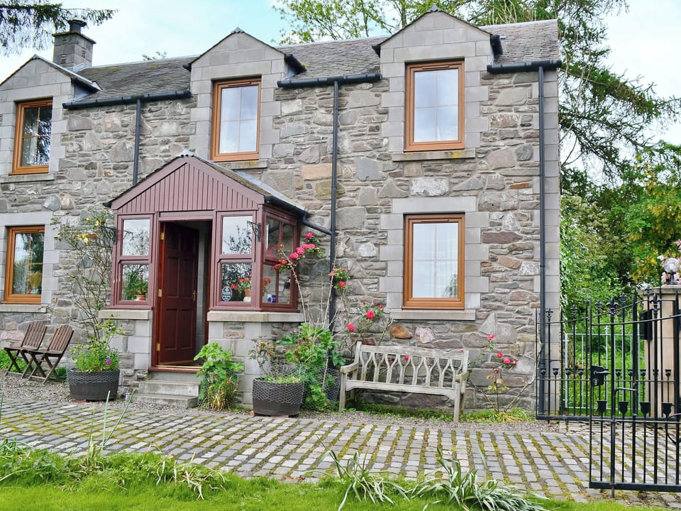 Exterior | Buchanan&rsquo;s Bothy, Inchyra by Perth