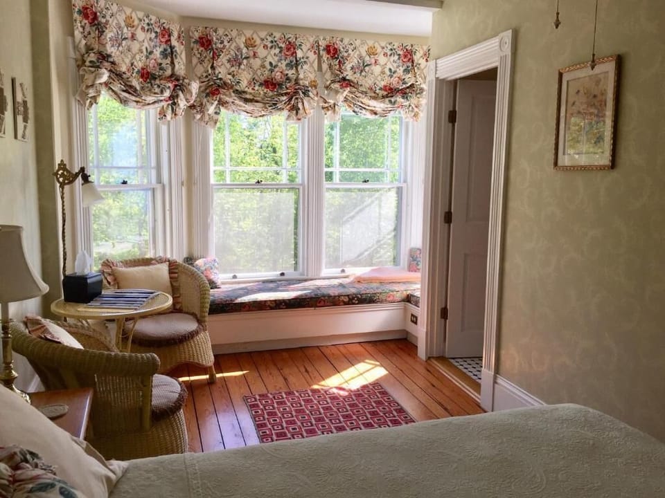 The Sunrise Room | Individually decorated, individually furnished, desk, laptop workspace