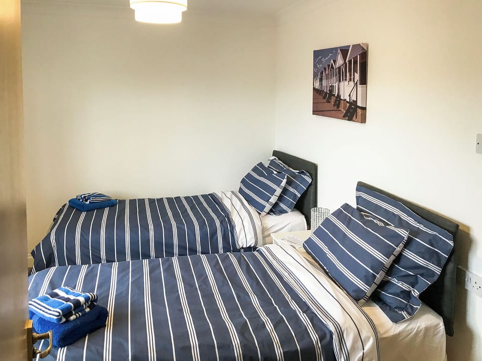 Twin bedroom | Dawson Beach House, Seahouses
