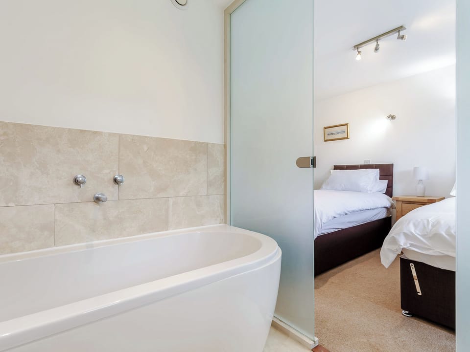 En-suite | Buzzard, Dartmouth