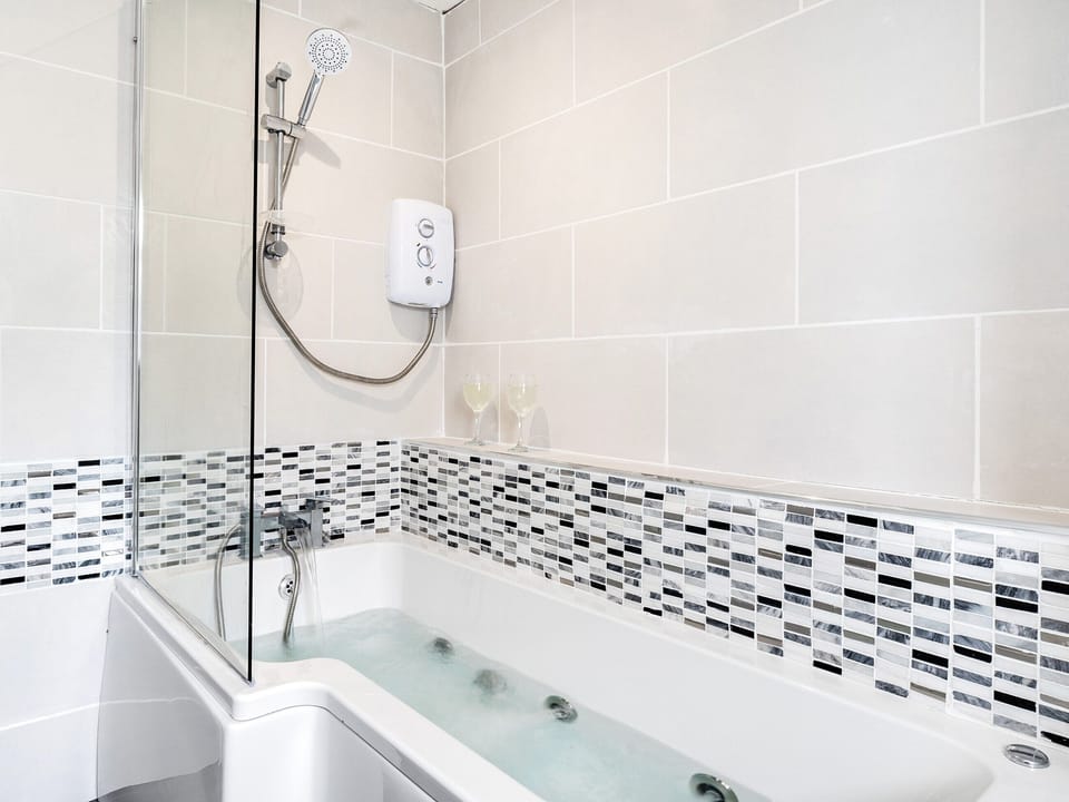 Bathroom | Sea View Apartment One - Fylde Coast, Blackpool