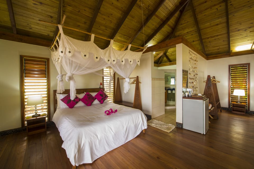 Frangipani Bungalow | Down comforters, in-room safe, blackout drapes, soundproofing