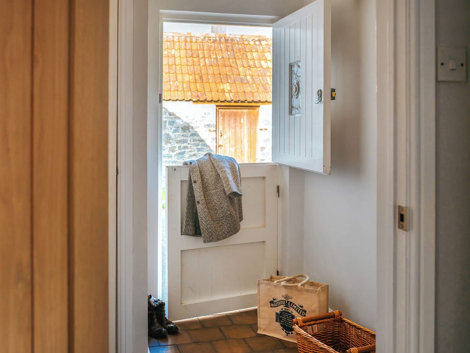 Interior | Jones&rsquo; Stable - Jones&rsquo; Cottages, Gower