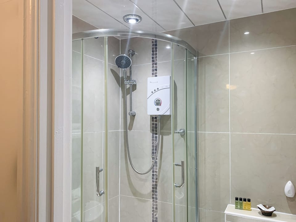 Shower room | Watkin Cottage, Conwy