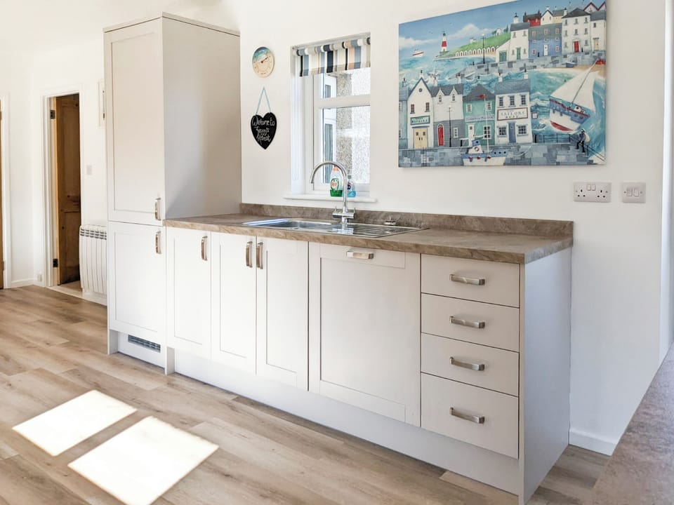 Kitchen | Ziggy&rsquo;s Retreat, Seahouses