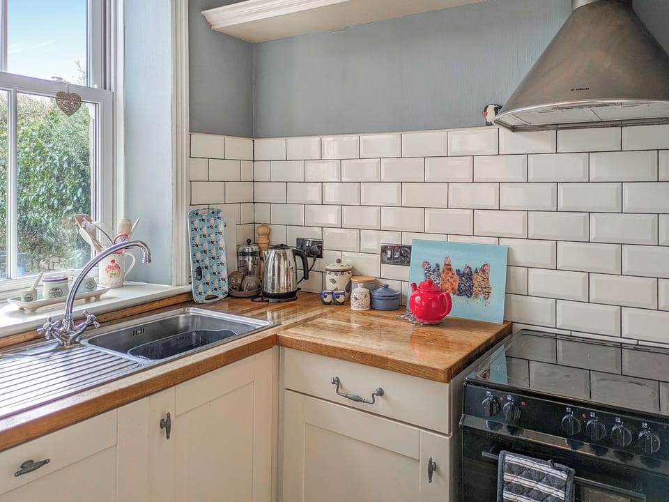 Well-equipped kitchen | Spring Cottage, Carperby near Leyburn