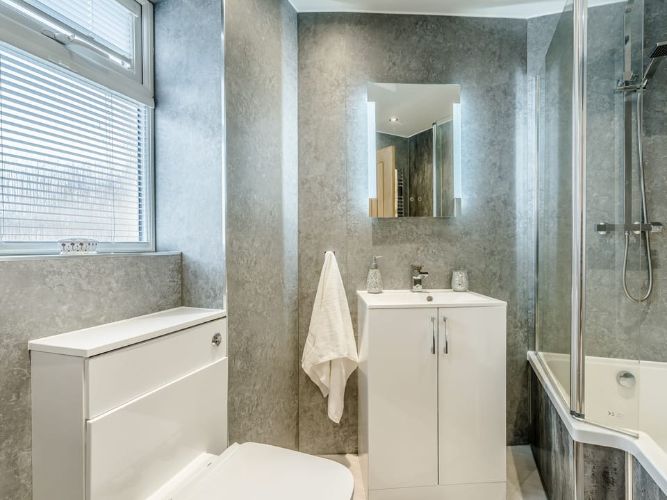 Bathroom | Chilmello Cottage, Pittenweem