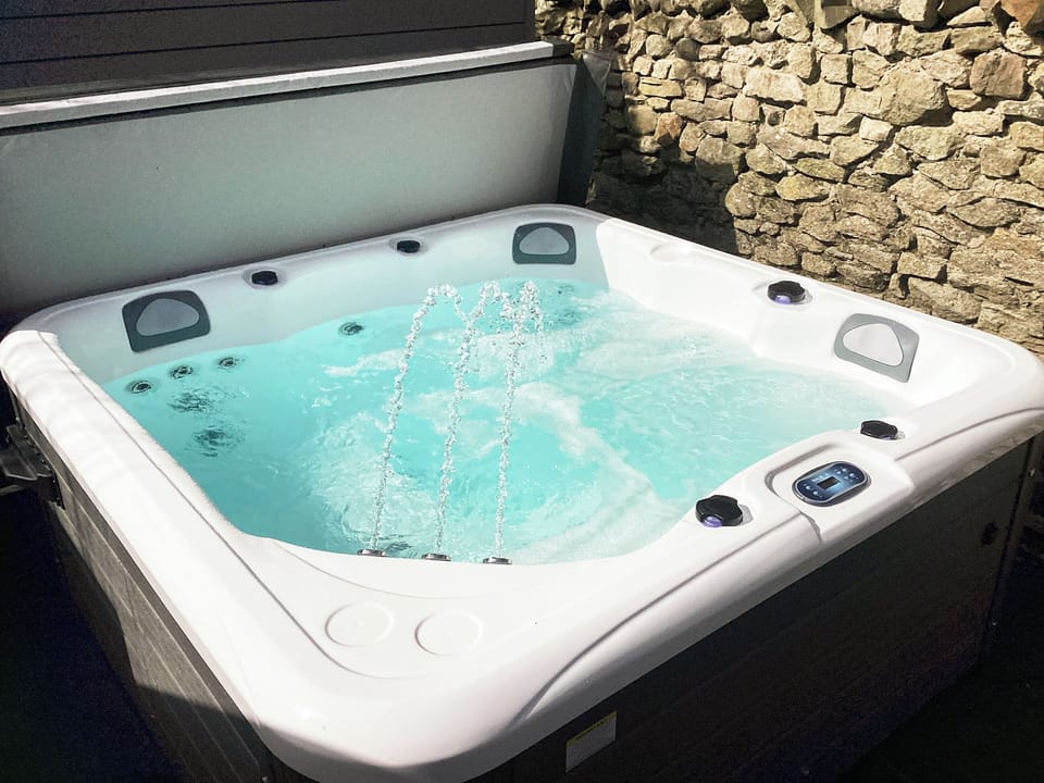 Hot tub | Cromwell House, Long Preston, near Settle