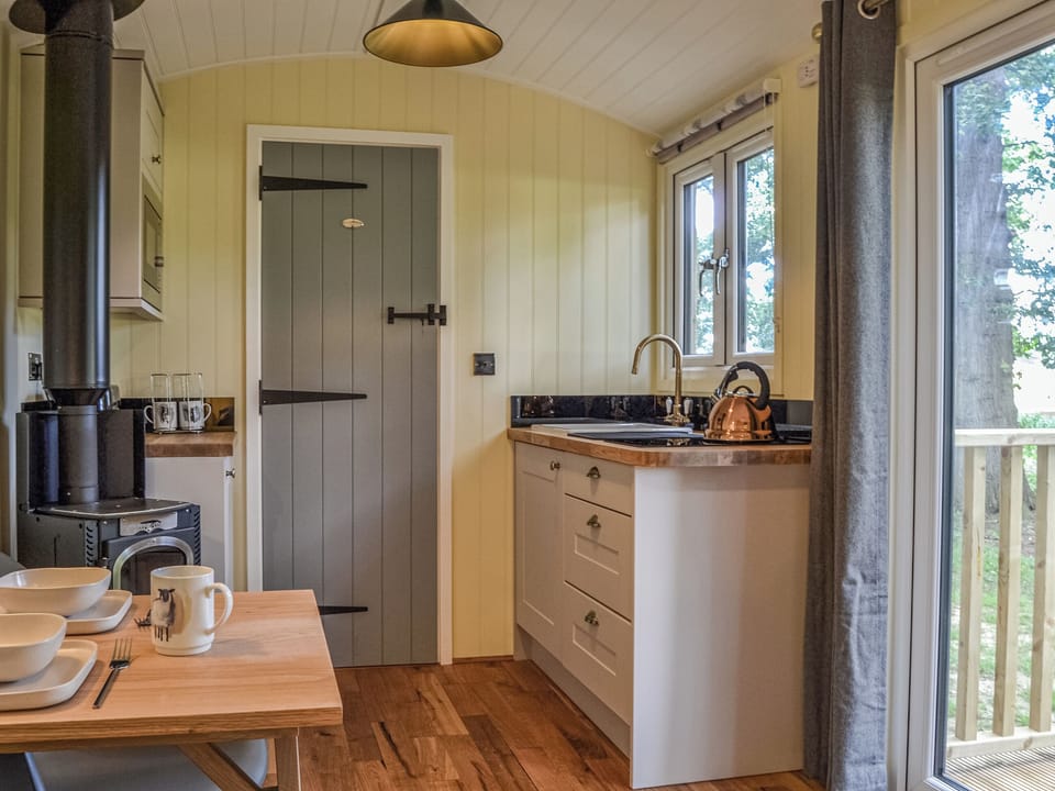 Kitchen | Oak - Manor Farm Retreats, Cantley