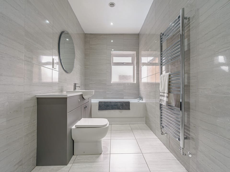 Bathroom | Wynbec Cottage, Quebec, Near Durham