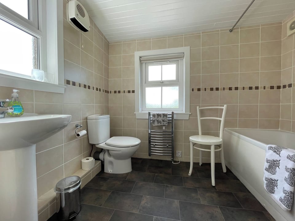 Bathroom | Birch Cottage - Easter Dalziel Farm Cottages, Dalcross, near Inverness