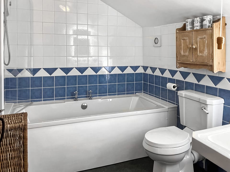 Bathroom | Horseshoe Cottage, Nordham, near Beverley