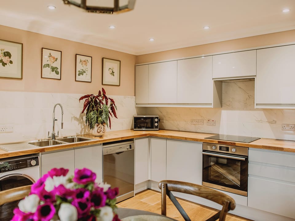 Kitchen/diner | Fawn&rsquo;s Velvet - Dunskey Estate, Portpatrick, near Stranraer