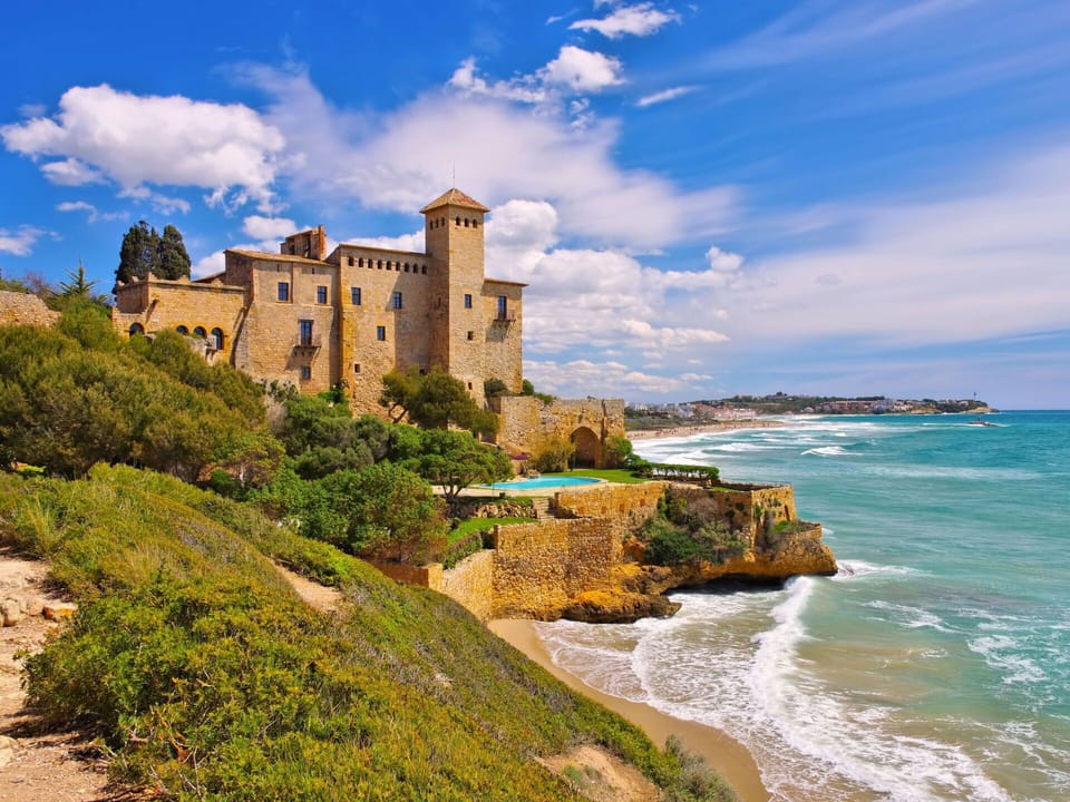 Cloud, Water, Sky, Plant, Building, Blue, Natural Landscape, Body Of Water, Coastal And Oceanic Landforms, Watercourse