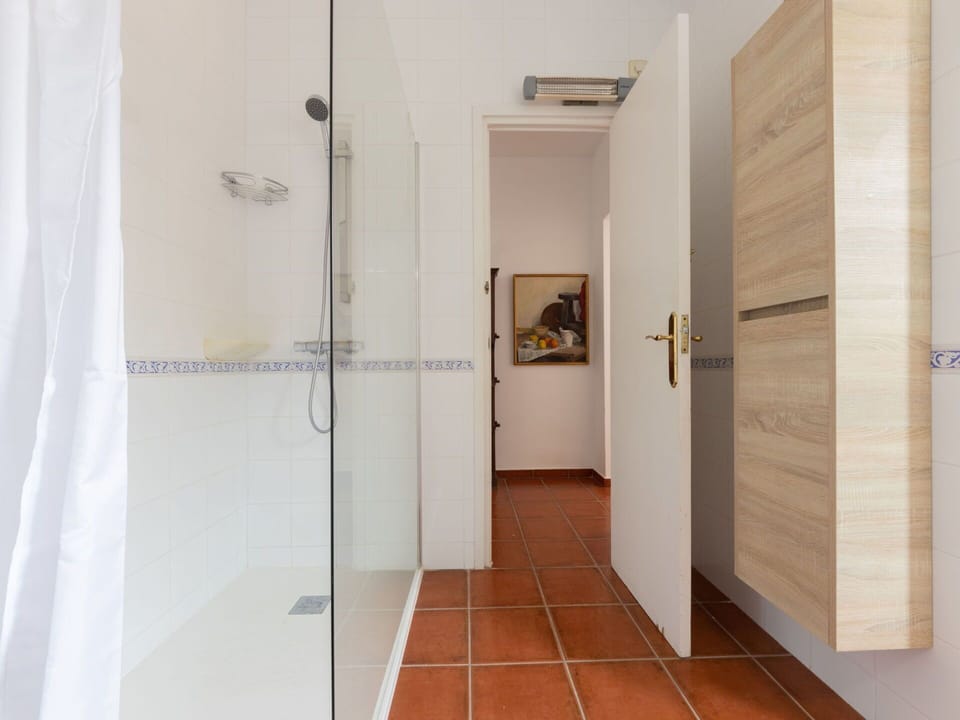 Door, Interior Design, Flooring, Building, Floor, Rectangle, Plumbing Fixture, Automotive Exterior, Wood
