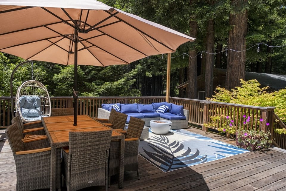 Serenity Grove - chillin with some shrimp on the barbee