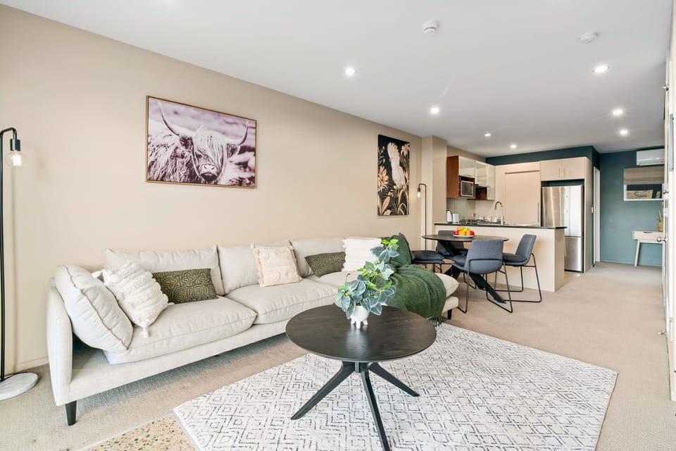 Apartment | Living area | TV