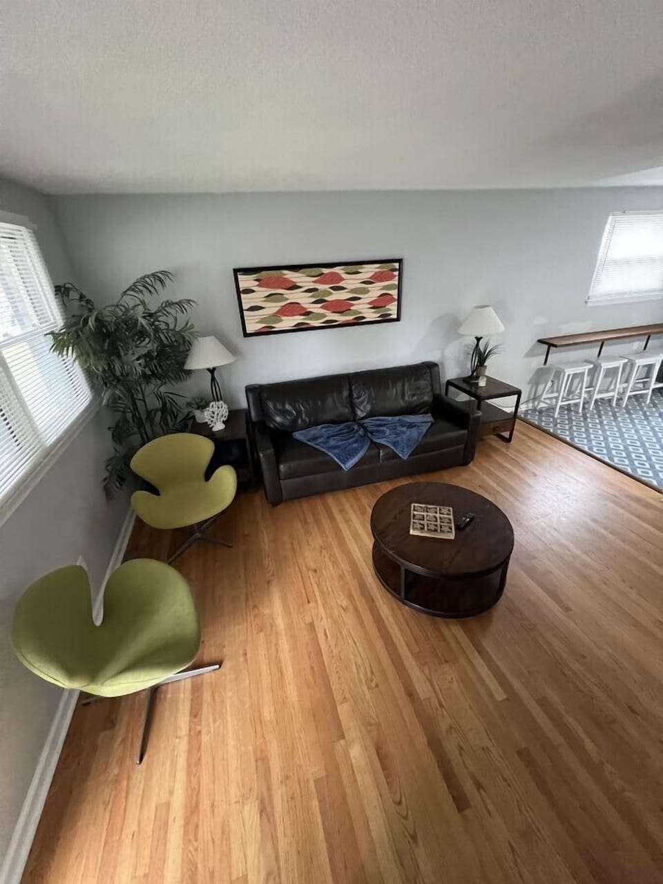 Unwind in our cozy living room with ample comfy seating, a beachy tic-tac-toe game, and a flat screen Roku TV. Board games add extra fun to your stay!