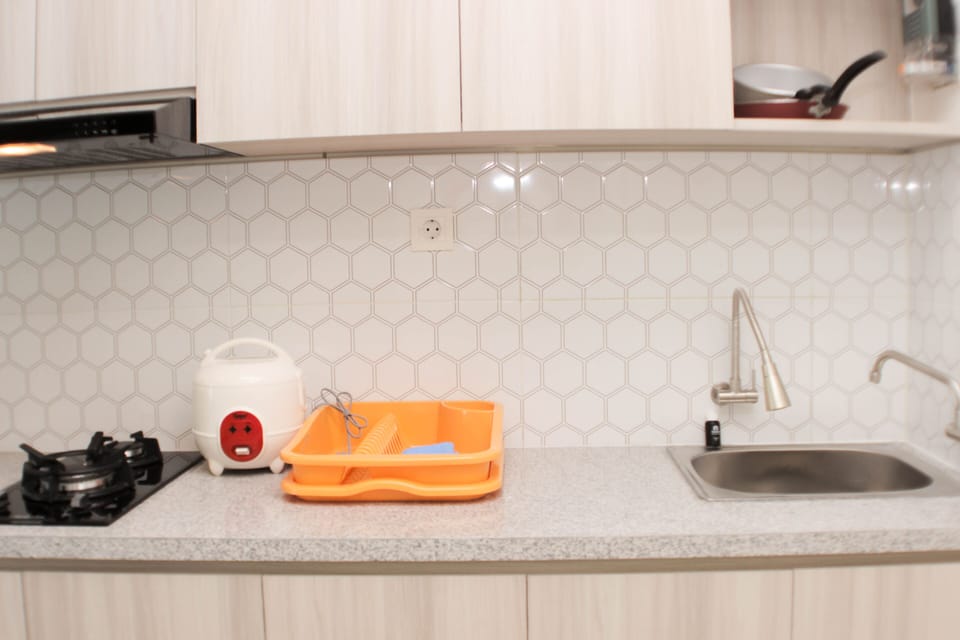 Apartment | Private kitchen | Fridge, cookware/dishes/utensils