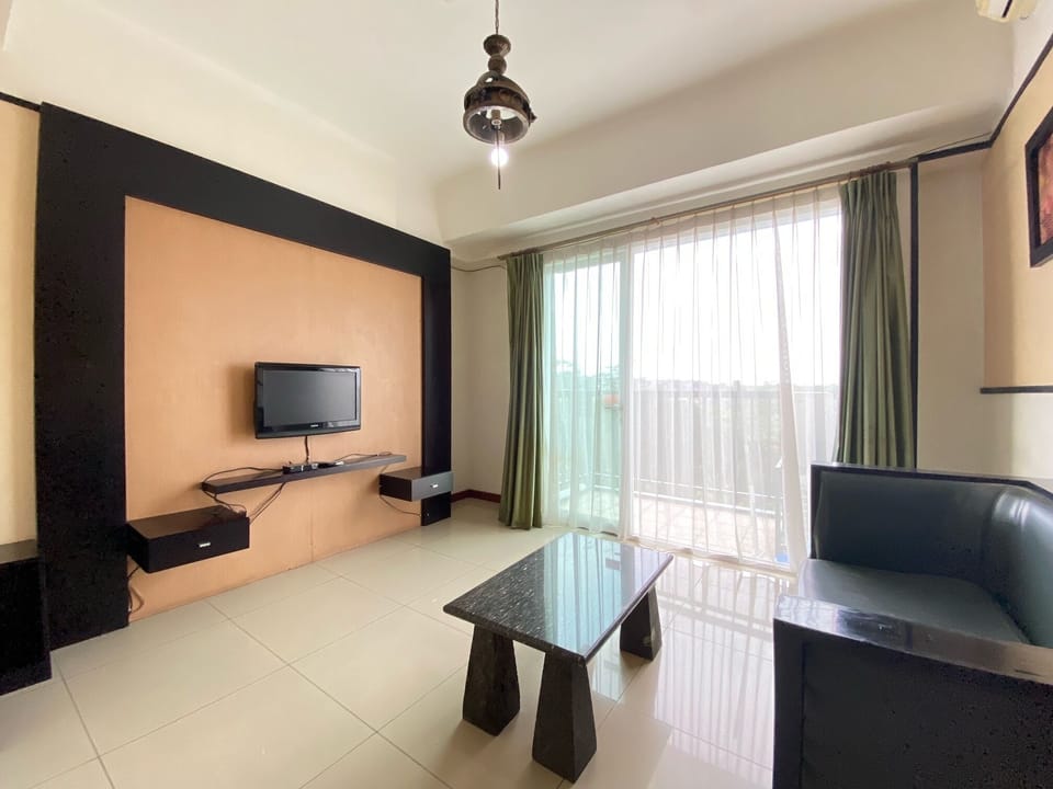 Apartment, 2 Bedrooms | Living area | TV