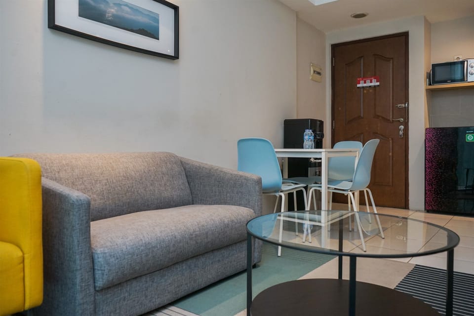 Apartment, 2 Bedrooms | Living area | TV