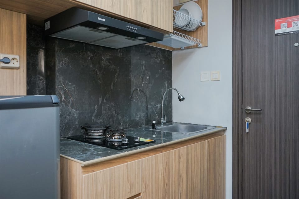 Apartment | Private kitchen | Fridge, cookware/dishes/utensils