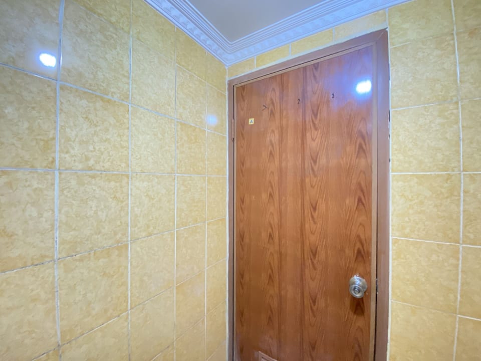 Apartment, 2 Bedrooms | Bathroom | Towels