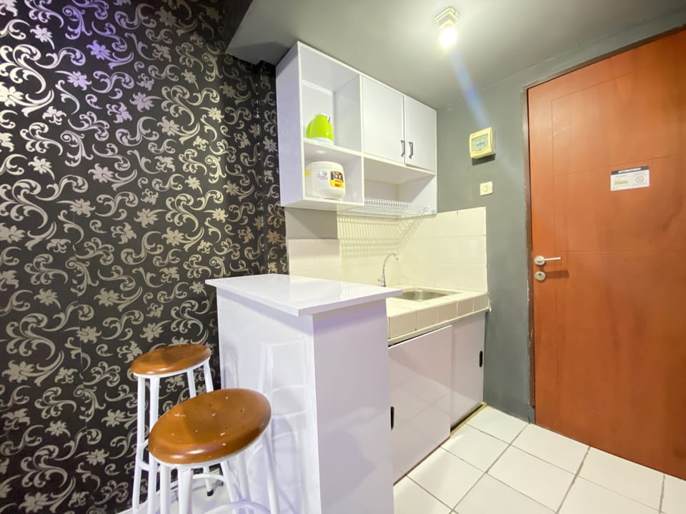 Apartment, 2 Bedrooms | Dining room