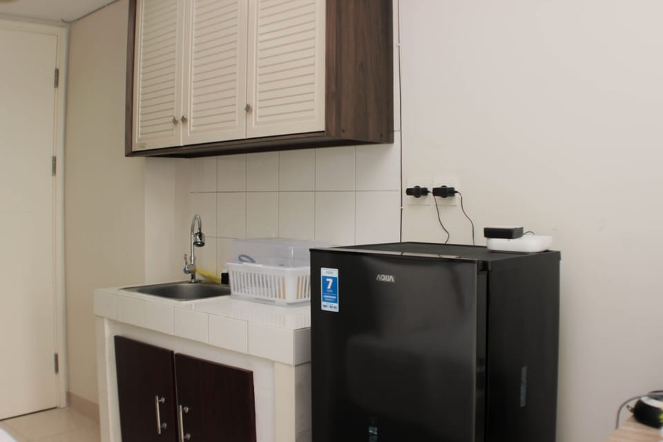 Apartment | Private kitchen | Fridge, cookware/dishes/utensils