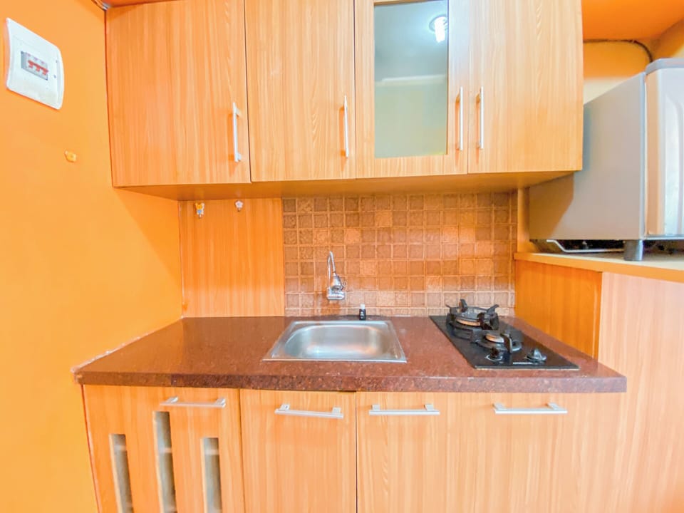 Apartment, 2 Bedrooms | Private kitchen | Fridge, cookware/dishes/utensils