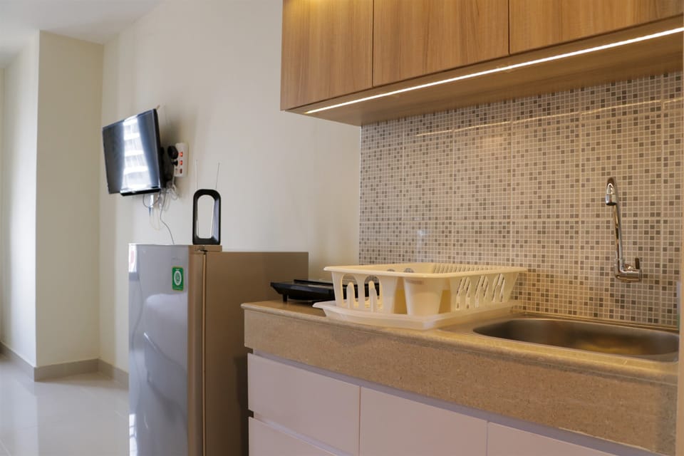 Apartment | Private kitchen | Fridge, cookware/dishes/utensils