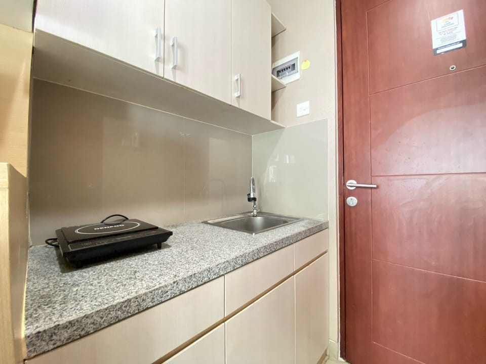 Apartment | Private kitchen | Fridge, cookware/dishes/utensils
