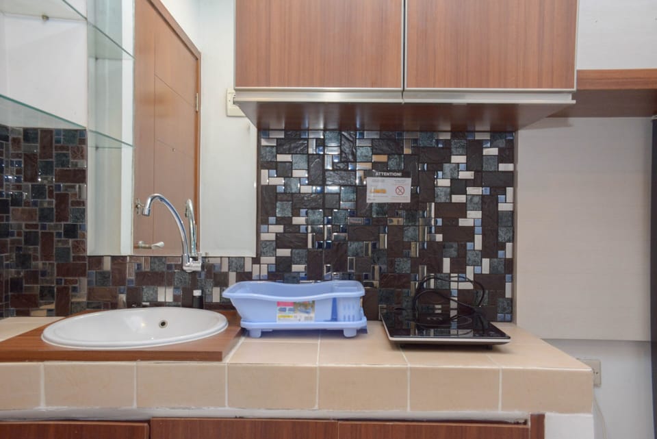 Apartment | Private kitchen | Fridge, cookware/dishes/utensils
