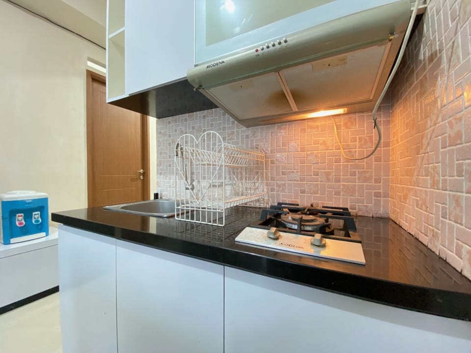 Apartment, 2 Bedrooms | Private kitchen | Fridge, cookware/dishes/utensils