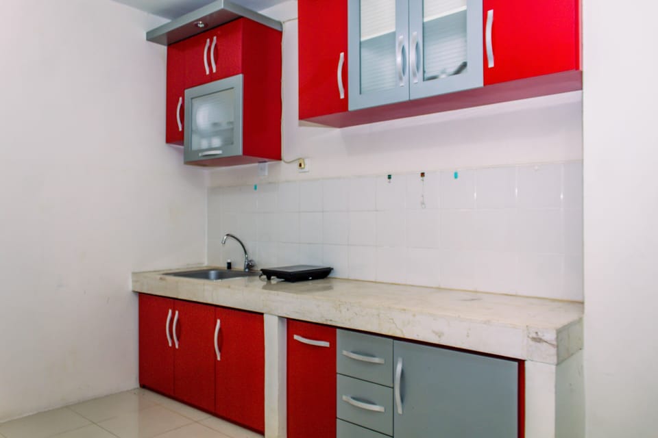 Apartment, 1 Bedroom | Private kitchen | Fridge, cookware/dishes/utensils