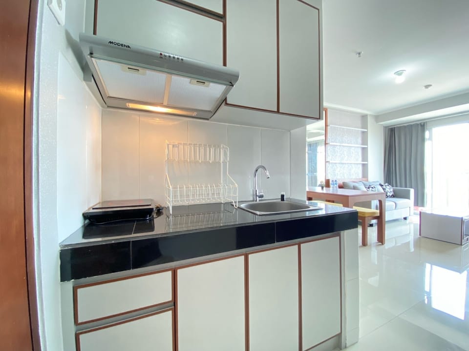 Apartment, 2 Bedrooms | Private kitchen | Fridge, stovetop, cookware/dishes/utensils