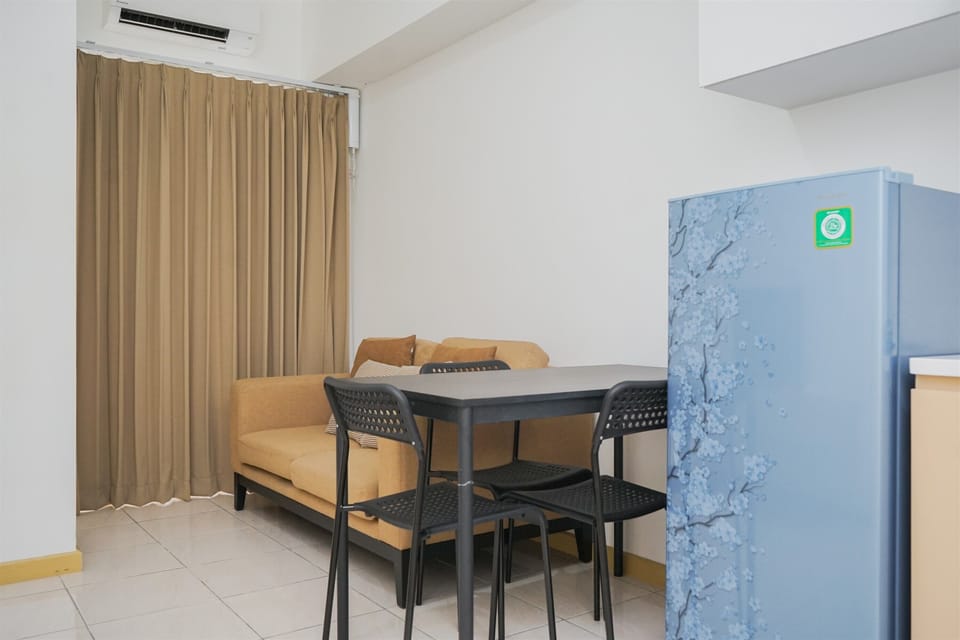 Apartment, 2 Bedrooms | Living area | TV