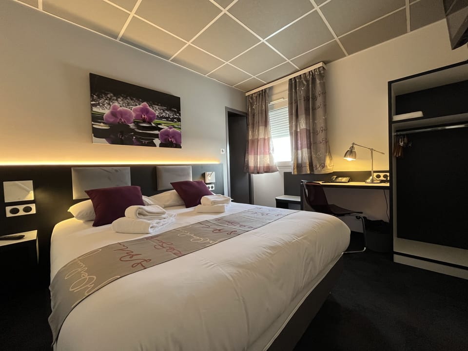 Comfort Double Room | Free cribs/infant beds, free WiFi, bed sheets