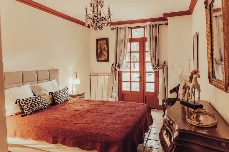 Traditional Apartment, 1 Bedroom | Individually decorated, blackout drapes, iron/ironing board