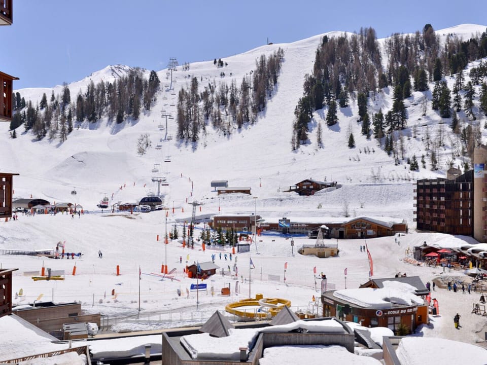 Snow and ski sports