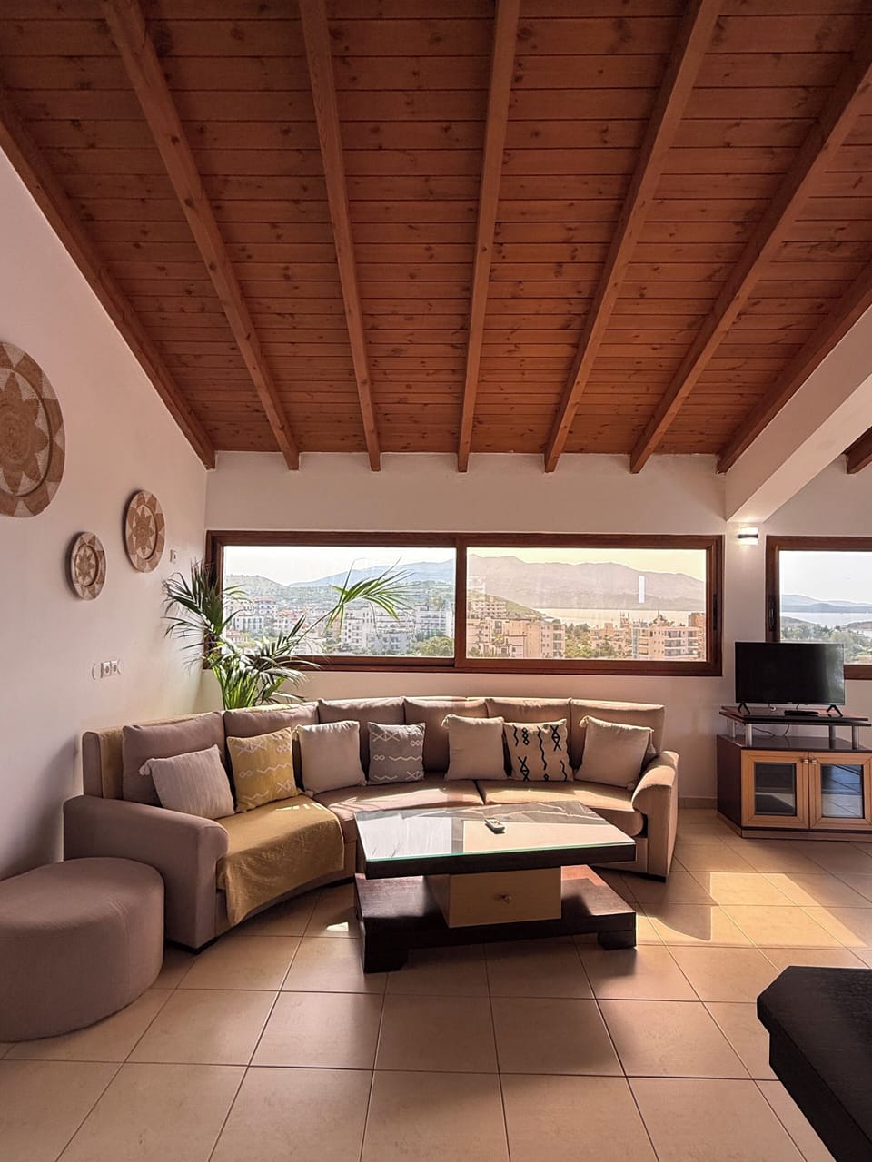 Penthouse | Free WiFi, bed sheets