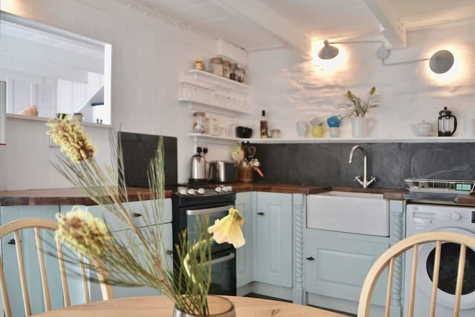 Ground floor: Kitchen and dining area