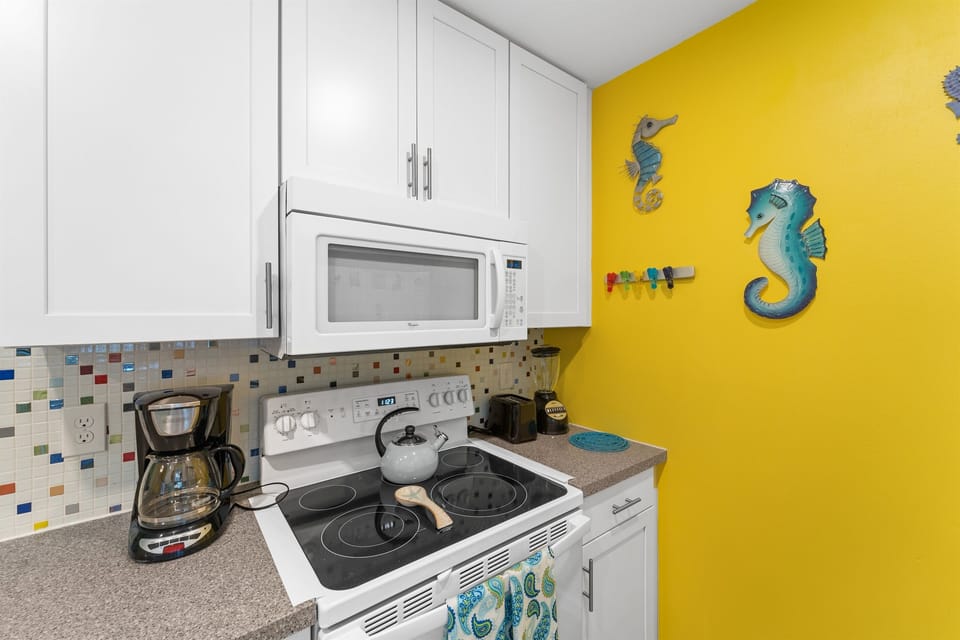 All kitchenware included