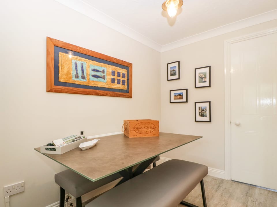 Cottage | Private kitchen | Fridge, dishwasher, electric kettle, toaster