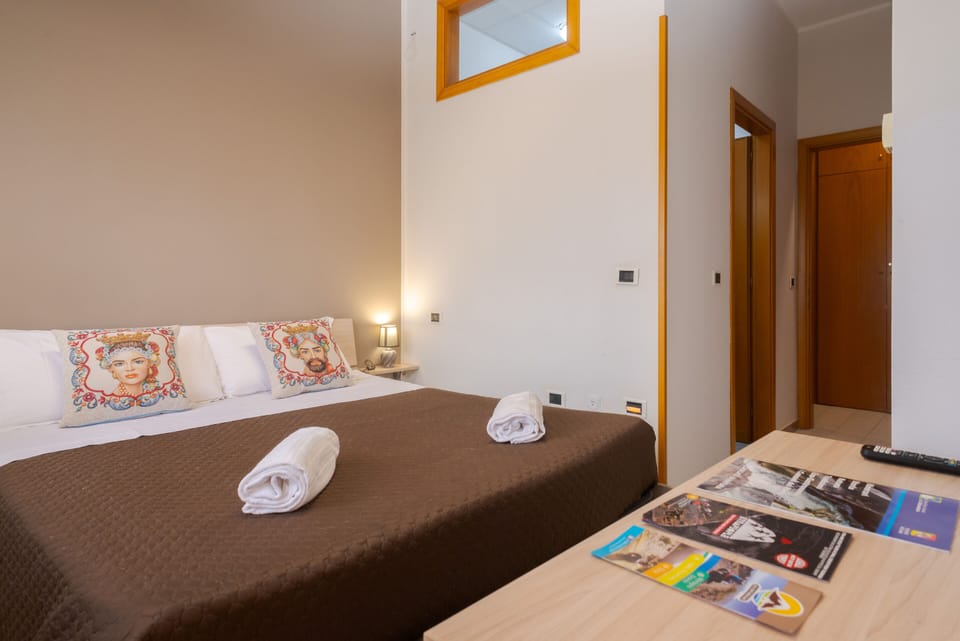 Double Room, Ensuite, Sea View