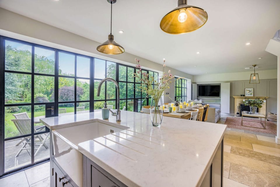 Willows House Kitchen - StayCotswold