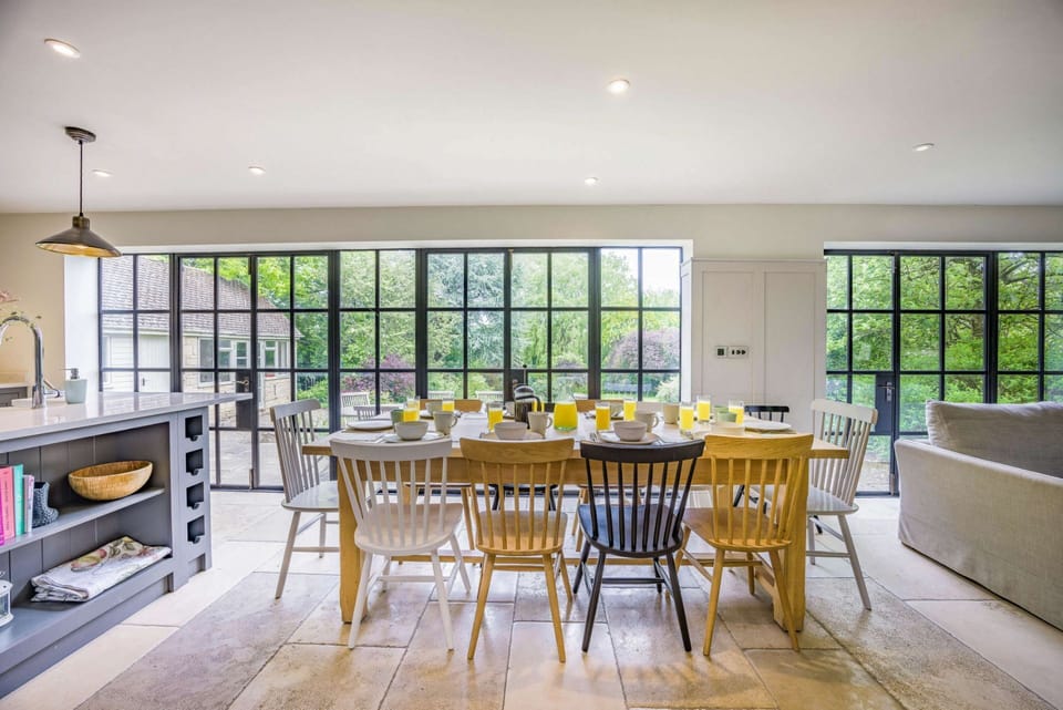 Willows House Dining Area - StayCotswold