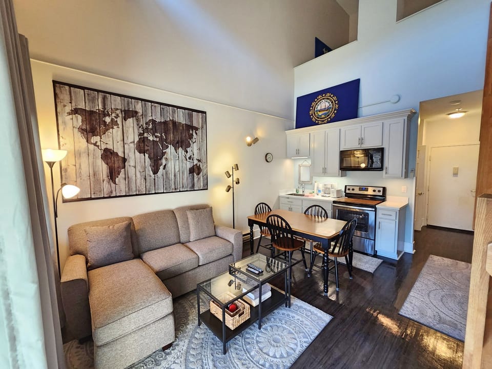 Living area back to entry