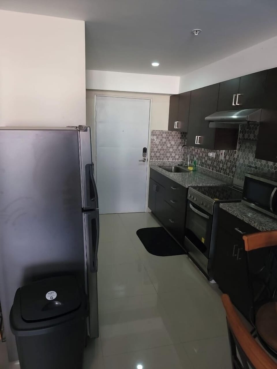 Apartment | Private kitchen | Fridge, microwave, oven, stovetop